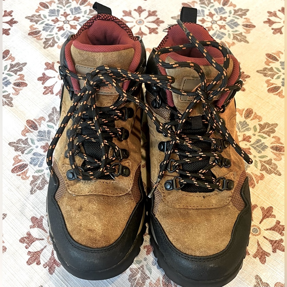 Ozark Trail kids waterproof hiking boots sz 6